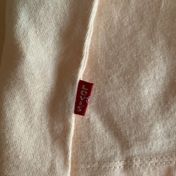 BNWT Levis TShirt - Picture 4 of 6
